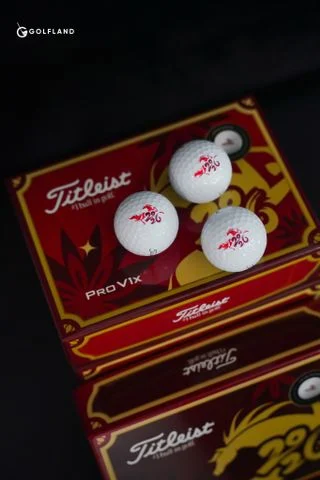 T2049S Bóng Titleist PRO V1X Tết 2026 LMT (Hộp)